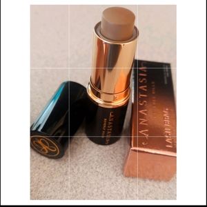 Anastasia Beverly hills contour stick and mascara!
